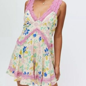 Urban Outfitters Tiffany Lace Minidress (like new)